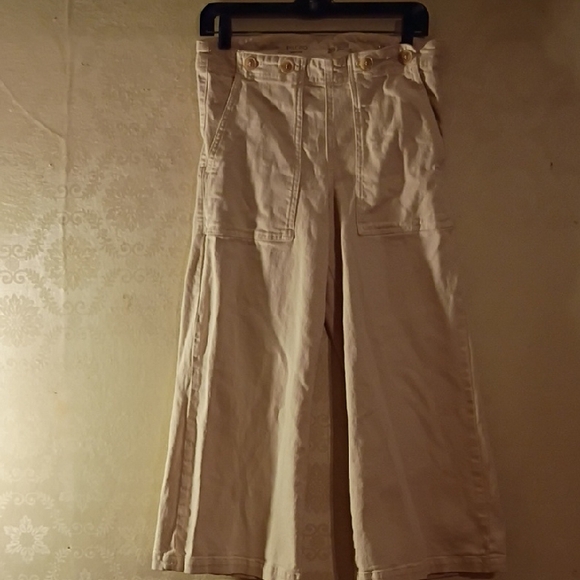 Pilcro Pants - Pilcro Cream High Rise Buttoned Pants. Baggy Fit, Wide Leg. Size 28.